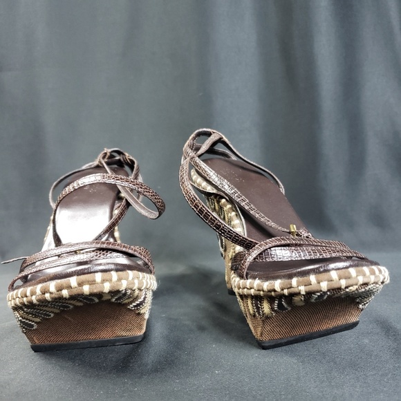 Rare One of a Kind Gucci Wedge Sandals - Picture 4 of 8